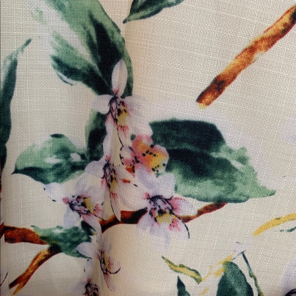 J by J.O.A. Floral Knee length A line Dress with Ruffled sleeves - Picture 10 of 10